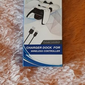 Mimd P5 Dual Charger Dock Black & White For Wireless PS5 Controllers